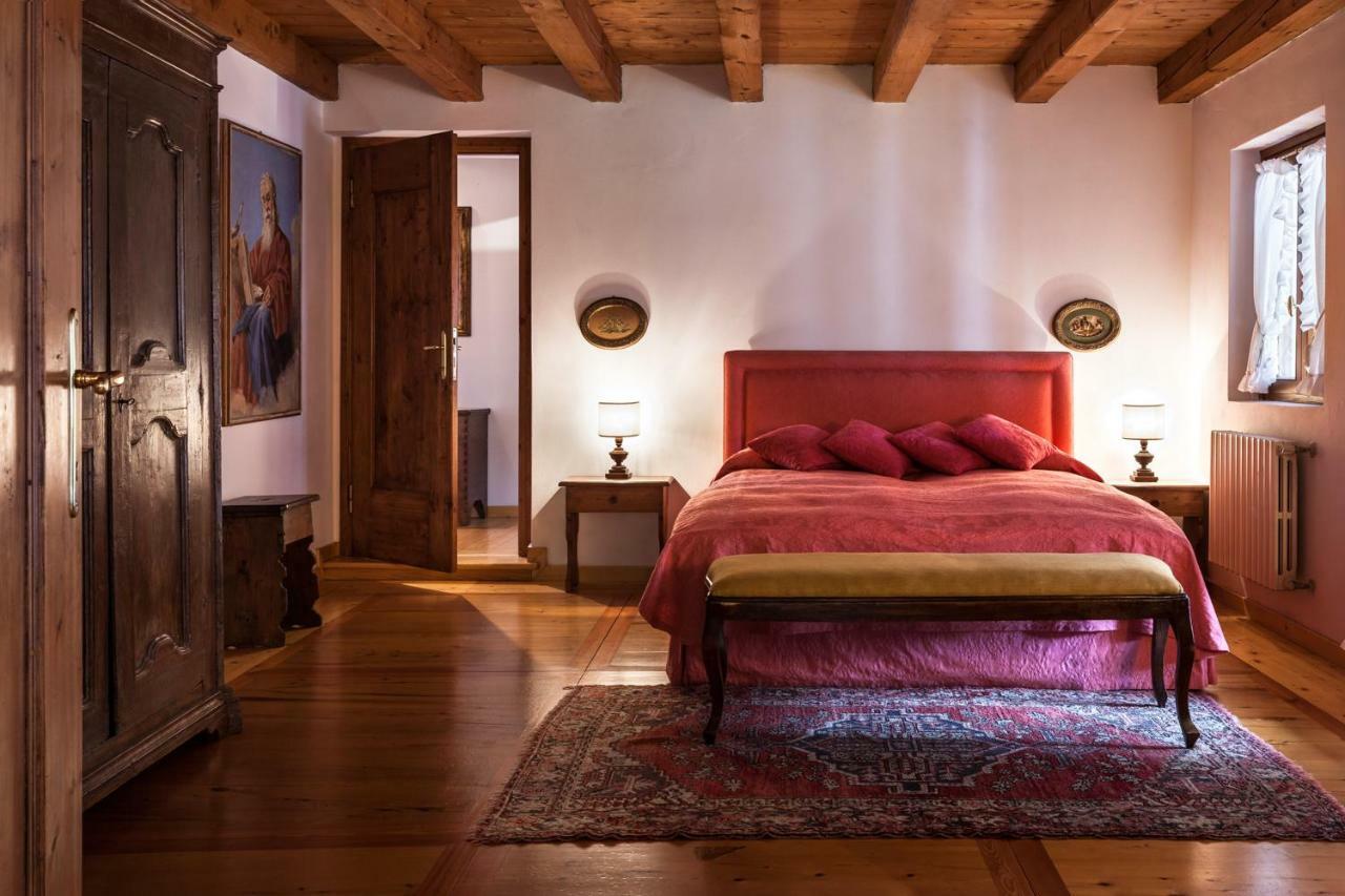 Colvago La Corte Spectacular Ancient Apartment